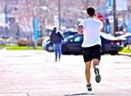 ¿Por qué los corredores deben hacer abdominales?