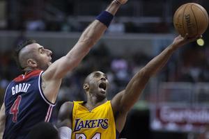 Kobe Bryant supera a Michael Jordan en la lista de anotadores de la NBA