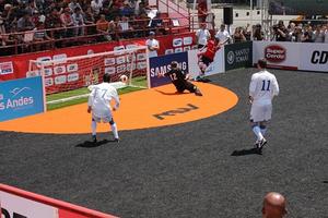 Chile comienza con el pie derecho en Mundial de Fútbol Calle
