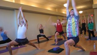 ¿Cómo el yoga puedes ayudarnos a vivir más?