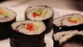 ¿Por qué el sushi puede ser bueno para los que practican deporte?