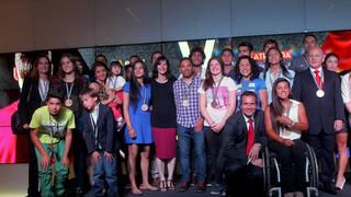 Premian a los 50 chilenos 