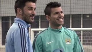 El duelo de habilidad entre Sergio Agüero y David Villa