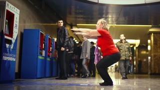 La innovadora propuesta rusa que cambia tickets de metro por sentadillas