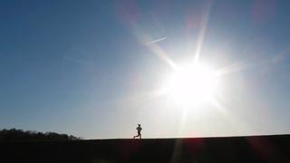 Días de calor extremo: ¿Por qué evitar salir a correr entre las 12 y las 16:00?