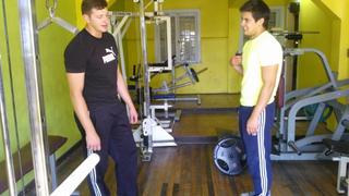 Haciendo amigos en el gimnasio, 