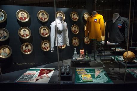 Exposición sobre Chile y los Mundiales en el Museo de la Moda