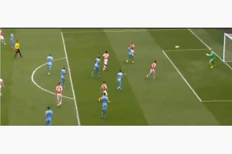 Gol de Alexis Sánchez en partido entre Arsenal y Manchester City