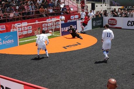 Chile comienza con el pie derecho en Mundial de Fútbol Calle