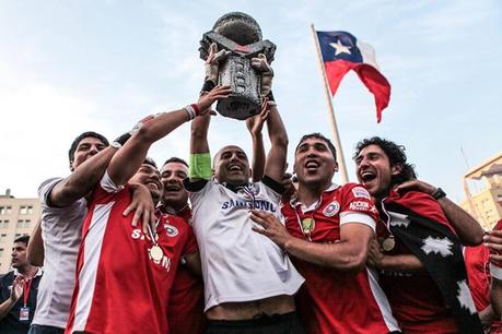 Chile se alza como Campeón Mundial de Fútbol Calle