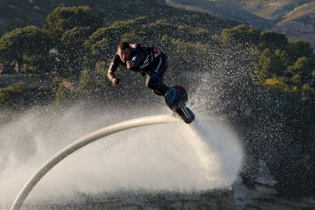 Hoverboard, un deporte para volar sobre el agua