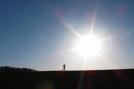 Días de calor extremo: ¿Por qué evitar salir a correr entre las 12 y las 16:00?