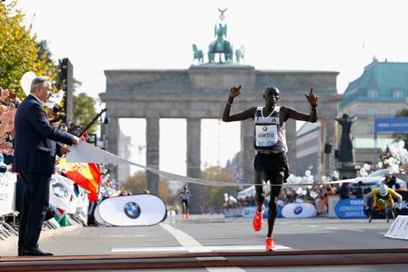 Suspenden por dopaje a representantes del récord mundial de maratón