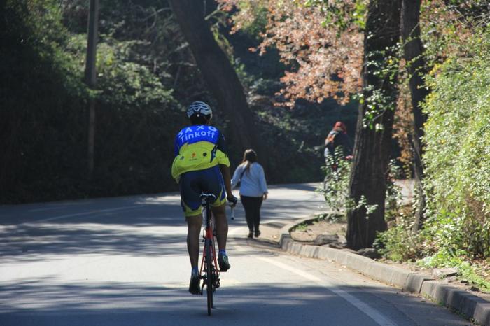 Pedaleando con fuerza en el Cerro San Cristóbal