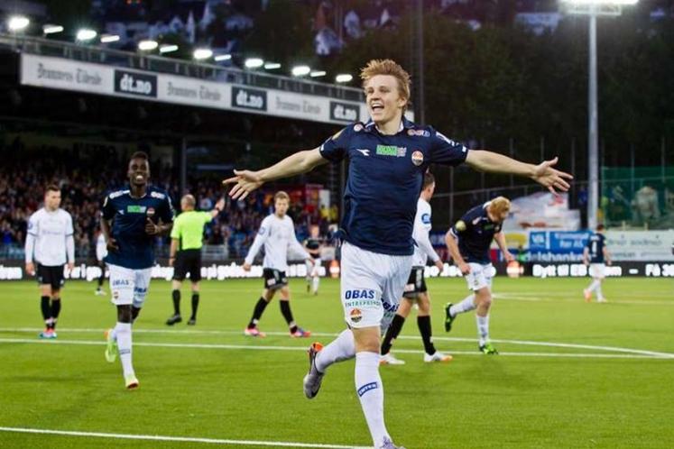 Noruego se transforma en el más joven en jugar la Eurocopa