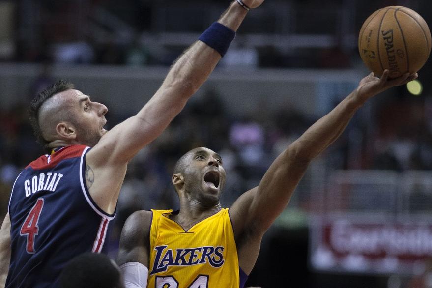 Kobe Bryant supera a Michael Jordan en la lista de anotadores de la NBA